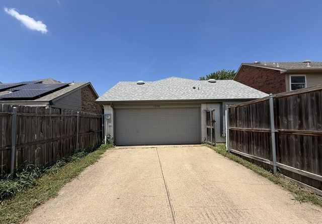 1338 Overlook Drive, Lewisville, TX 75067