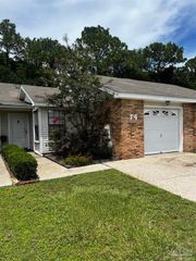 5051 Grande Dr F-4, Pensacola, FL 32504