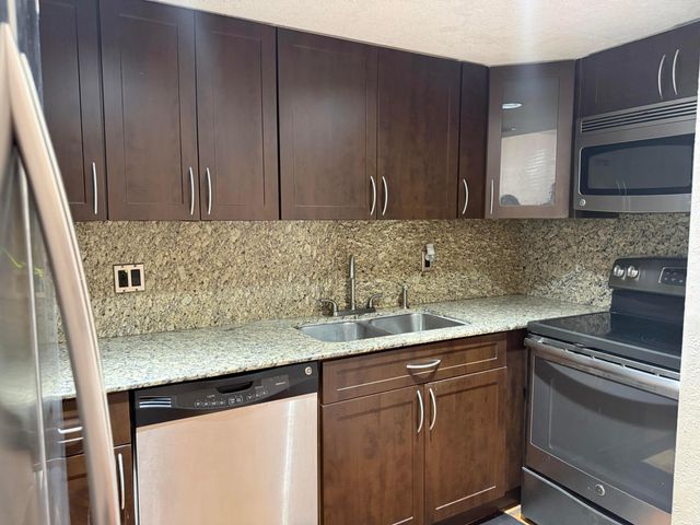 6978 NW 166th Terrace 1604, Miami Lakes, FL 33014