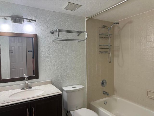 6978 NW 166th Terrace 1604, Miami Lakes, FL 33014