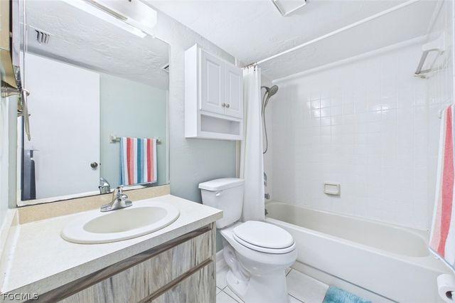 1100 Pondella RD 904, Cape Coral, FL 33909