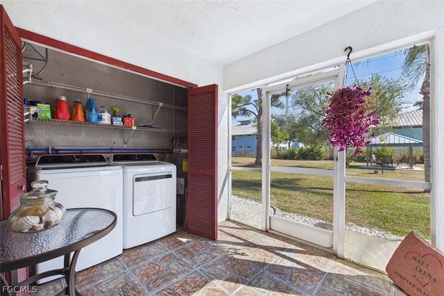 1100 Pondella RD 904, Cape Coral, FL 33909