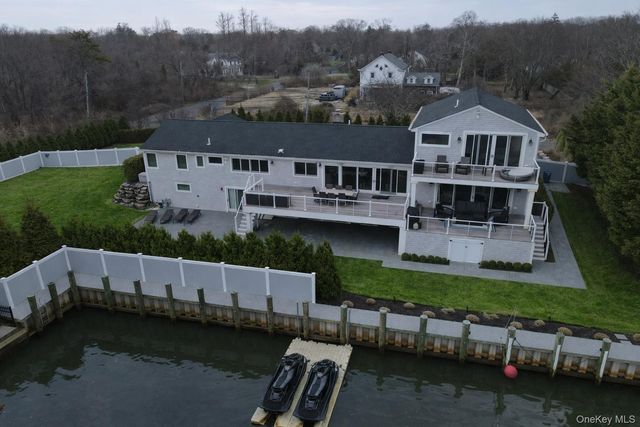 18 Matilda Court, Bayport, NY 11705
