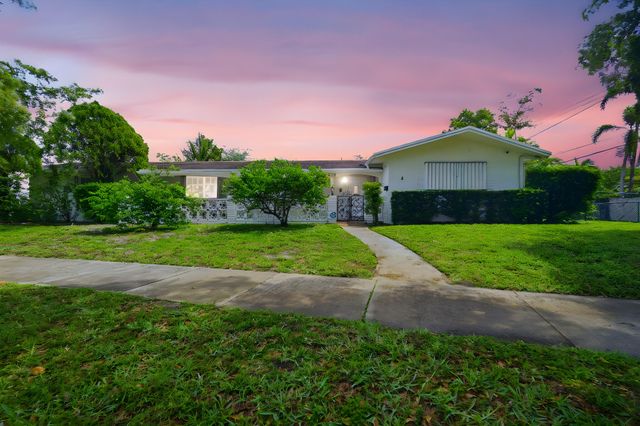 321 E Chaminade Drive, Hollywood, FL 33021