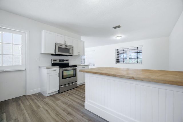 321 E Chaminade Drive, Hollywood, FL 33021