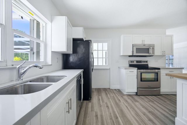 321 E Chaminade Drive, Hollywood, FL 33021