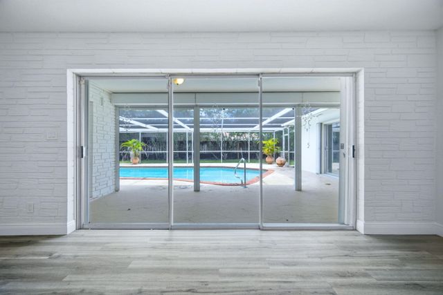 321 E Chaminade Drive, Hollywood, FL 33021