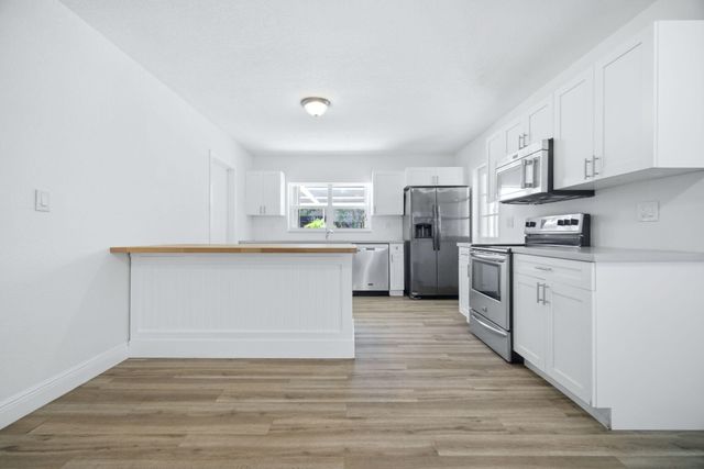 321 E Chaminade Drive, Hollywood, FL 33021