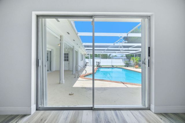 321 E Chaminade Drive, Hollywood, FL 33021