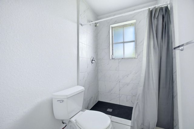 321 E Chaminade Drive, Hollywood, FL 33021