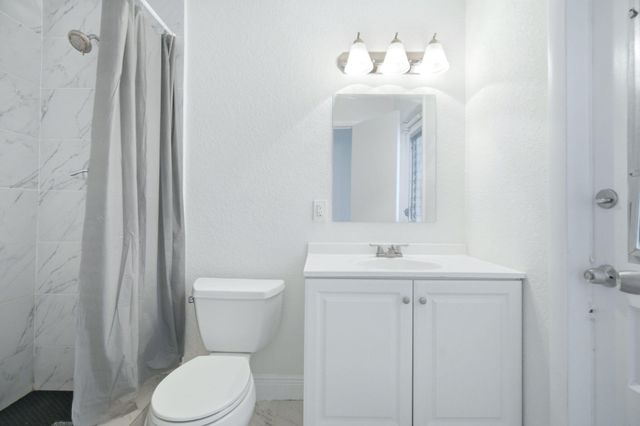 321 E Chaminade Drive, Hollywood, FL 33021