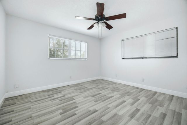 321 E Chaminade Drive, Hollywood, FL 33021