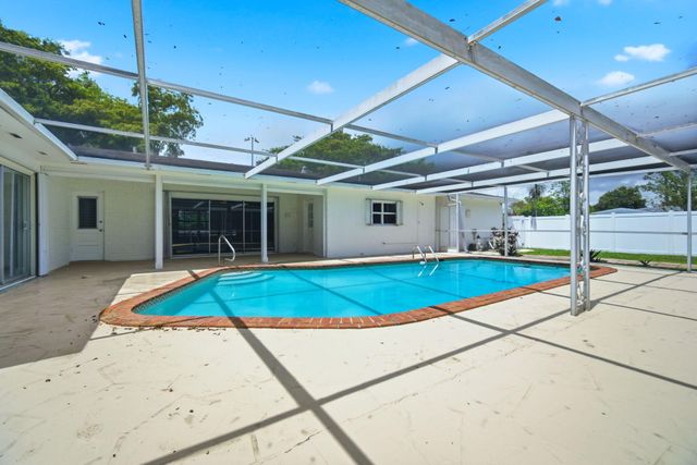 321 E Chaminade Drive, Hollywood, FL 33021