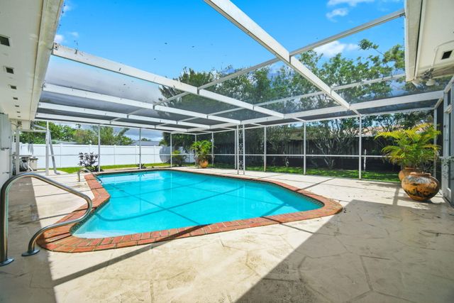 321 E Chaminade Drive, Hollywood, FL 33021