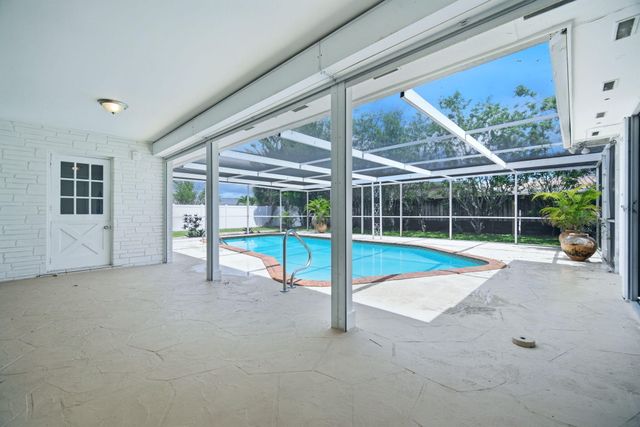 321 E Chaminade Drive, Hollywood, FL 33021