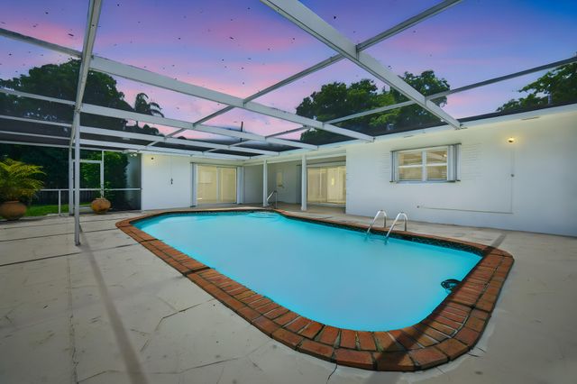 321 E Chaminade Drive, Hollywood, FL 33021