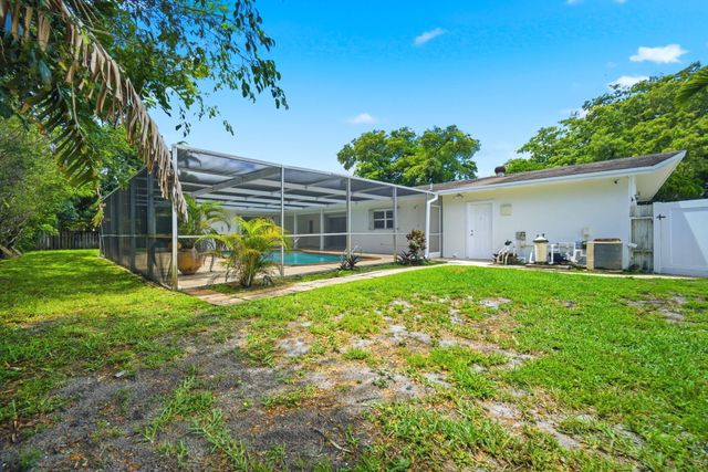 321 E Chaminade Drive, Hollywood, FL 33021