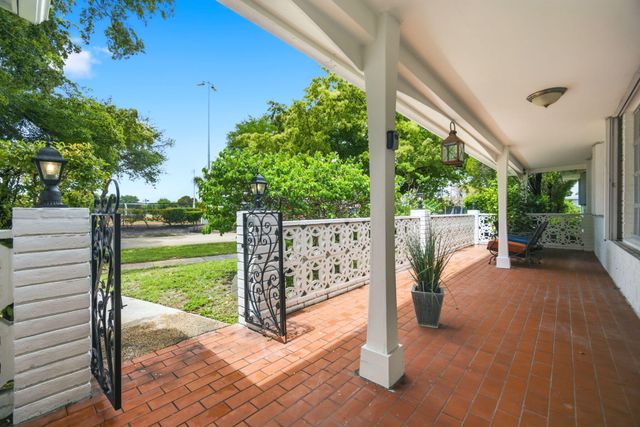 321 E Chaminade Drive, Hollywood, FL 33021