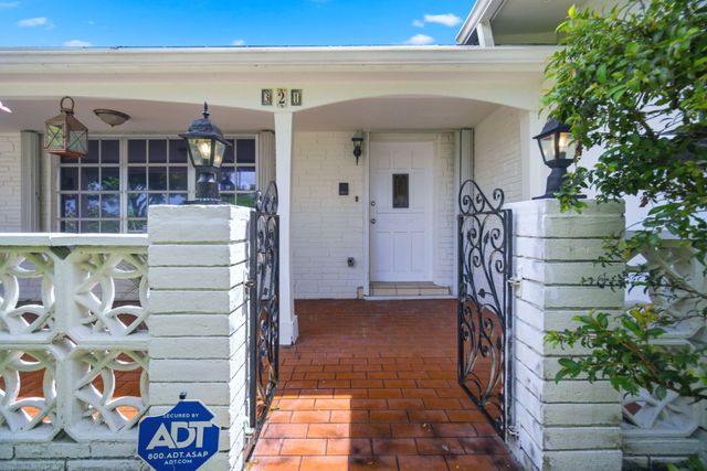 321 E Chaminade Drive, Hollywood, FL 33021