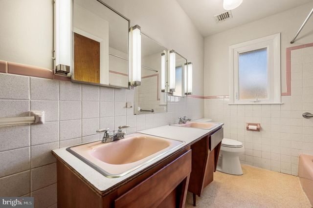 4951 HORSESHOE PIKE, Honey Brook, PA 19344