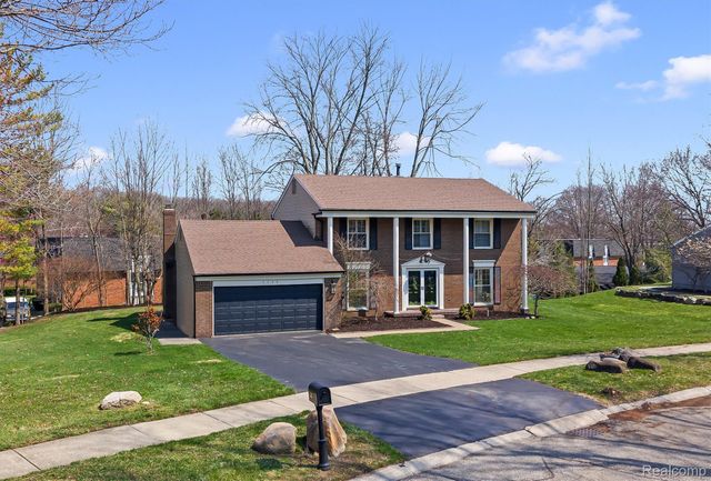 1132 Hemlock Drive, Rochester, MI 48307