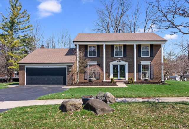 1132 Hemlock Drive, Rochester, MI 48307