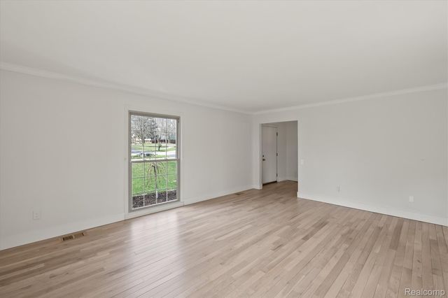 1132 Hemlock Drive, Rochester, MI 48307