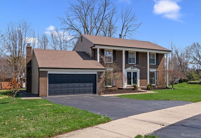 1132 Hemlock Drive, Rochester, MI 48307