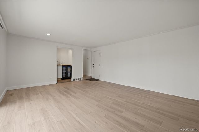 1132 Hemlock Drive, Rochester, MI 48307