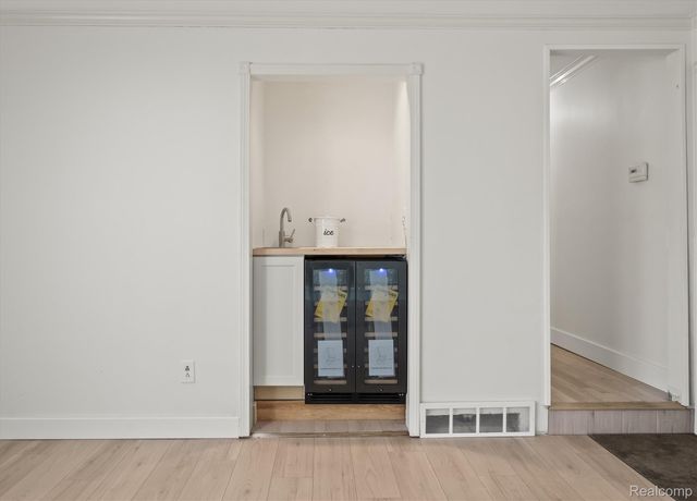 1132 Hemlock Drive, Rochester, MI 48307