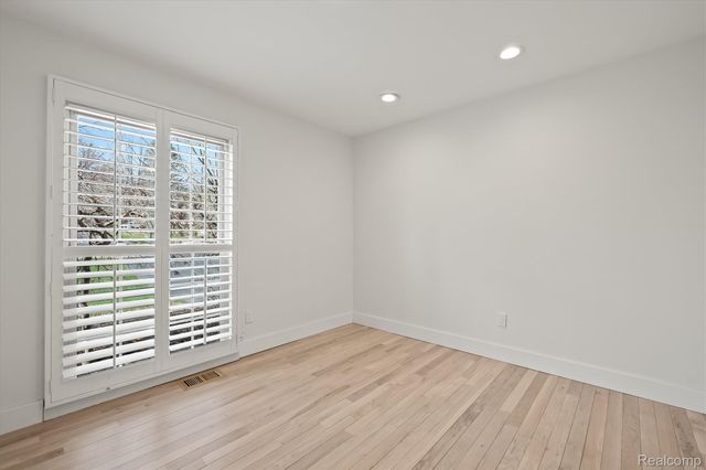 1132 Hemlock Drive, Rochester, MI 48307