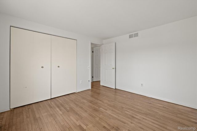 1132 Hemlock Drive, Rochester, MI 48307