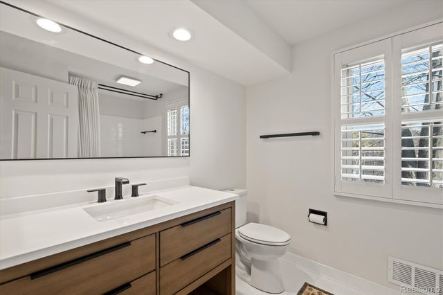 1132 Hemlock Drive, Rochester, MI 48307