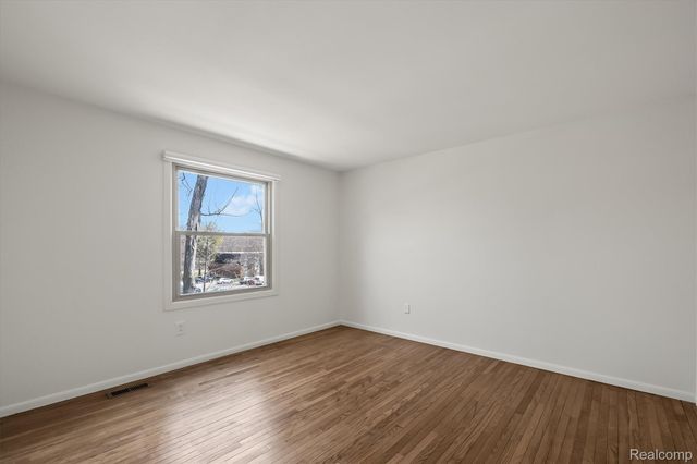 1132 Hemlock Drive, Rochester, MI 48307