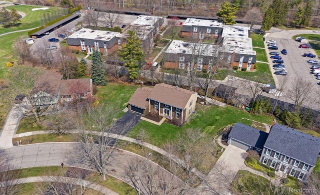 1132 Hemlock Drive, Rochester, MI 48307