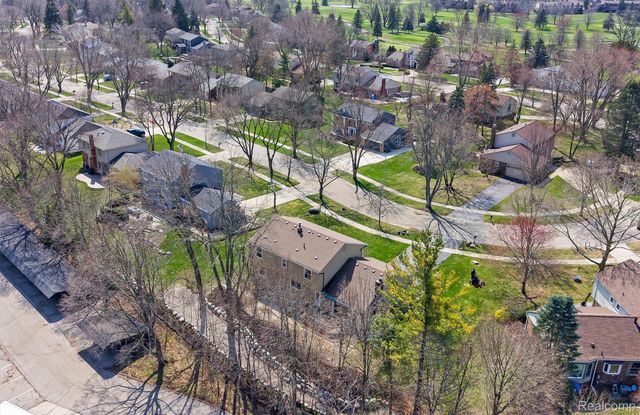 1132 Hemlock Drive, Rochester, MI 48307