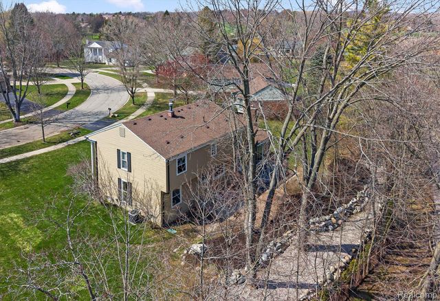 1132 Hemlock Drive, Rochester, MI 48307