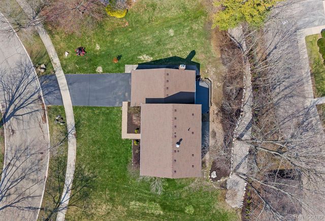 1132 Hemlock Drive, Rochester, MI 48307