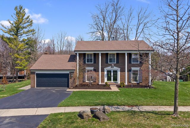 1132 Hemlock Drive, Rochester, MI 48307