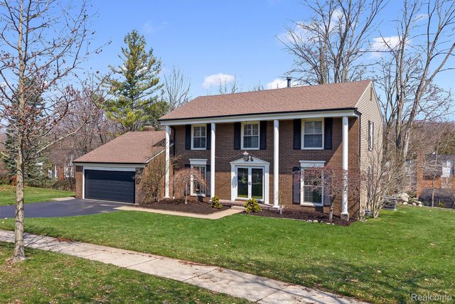 1132 Hemlock Drive, Rochester, MI 48307