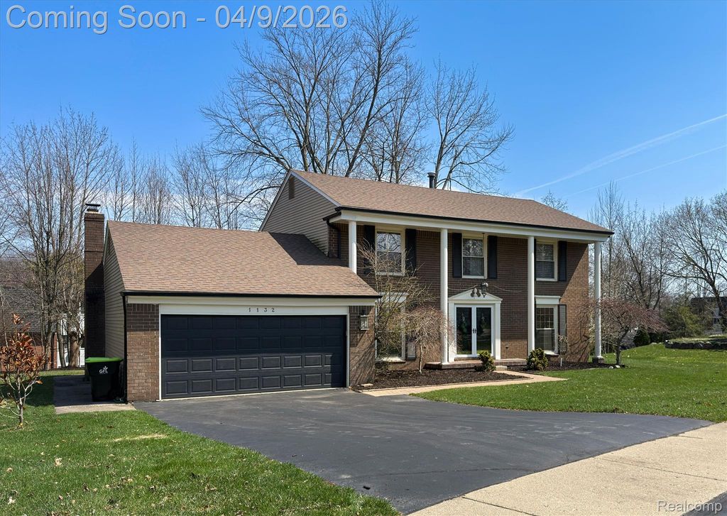 1132 Hemlock Drive, Rochester, MI 48307