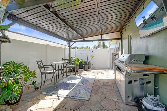 3001 NE 45th Street, Lighthouse Point, FL 33064