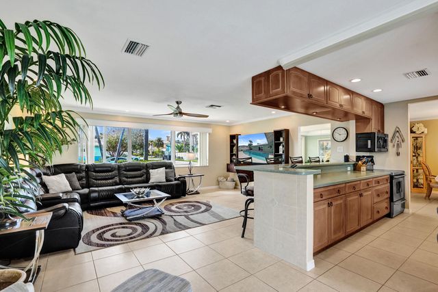 3001 NE 45th Street, Lighthouse Point, FL 33064