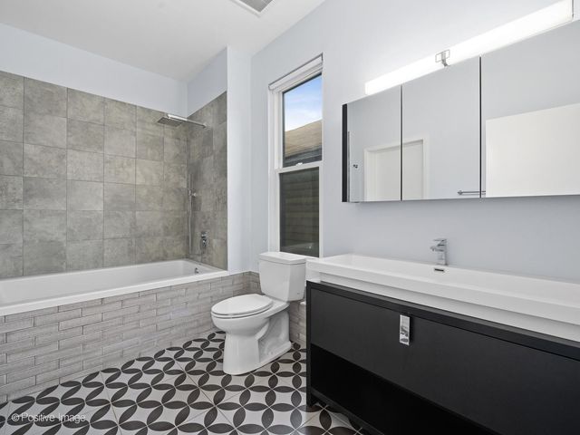1730 N Wilmot Avenue, Chicago, IL 60647