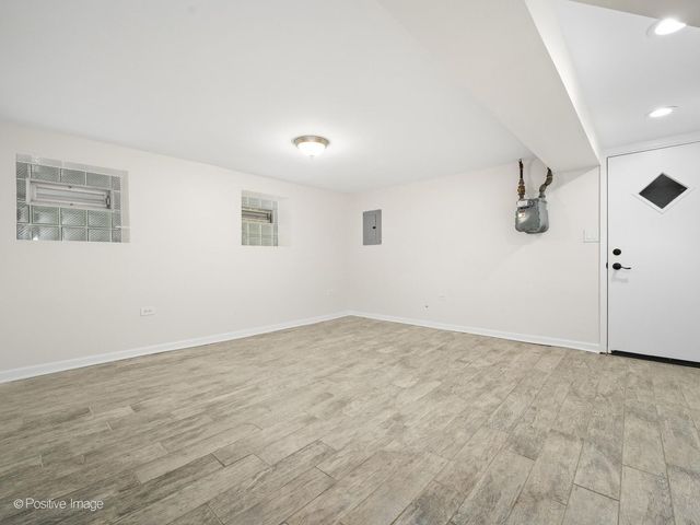 1730 N Wilmot Avenue, Chicago, IL 60647
