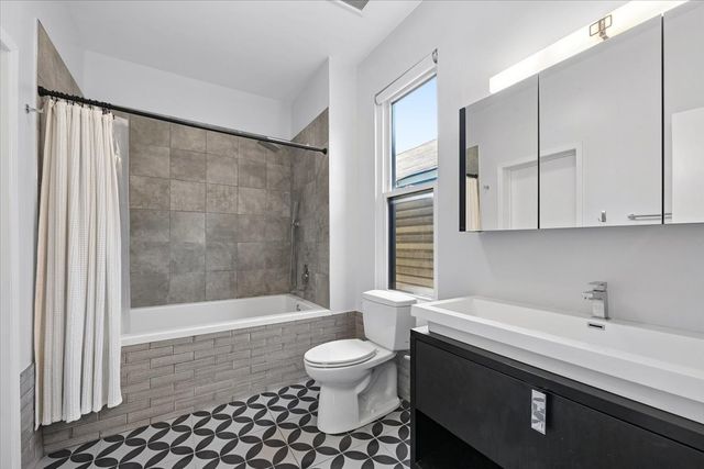 1730 N Wilmot Avenue, Chicago, IL 60647