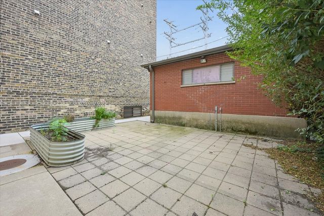 1730 N Wilmot Avenue, Chicago, IL 60647