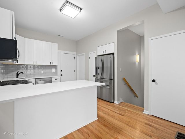 1730 N Wilmot Avenue, Chicago, IL 60647