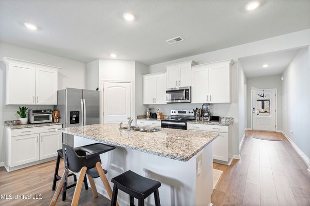 44 Harvest Dance Drive, Byhalia, MS 38611