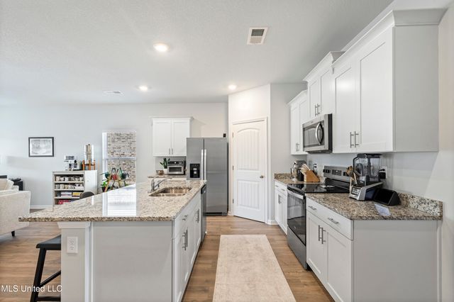 44 Harvest Dance Drive, Byhalia, MS 38611